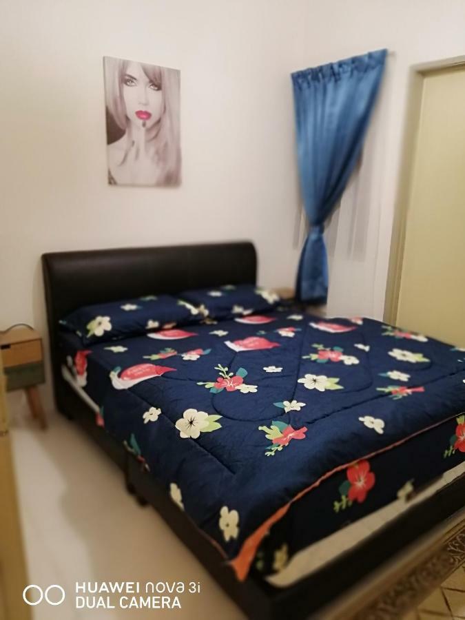 Alyaleesya Homestay Teres 伯恩仓 外观 照片