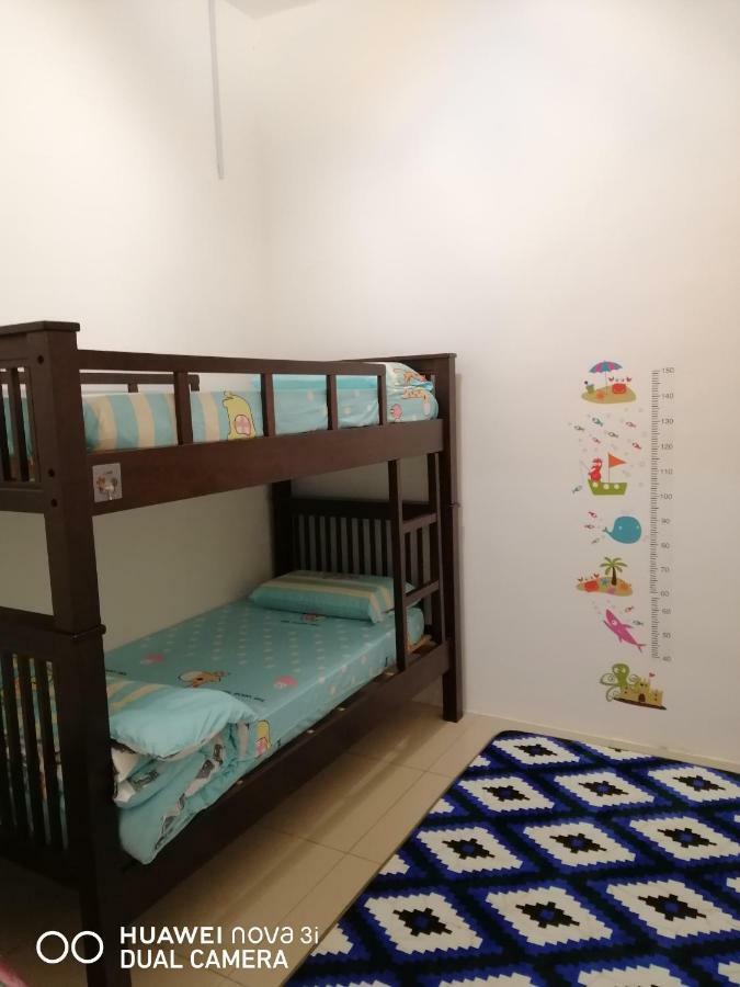 Alyaleesya Homestay Teres 伯恩仓 外观 照片