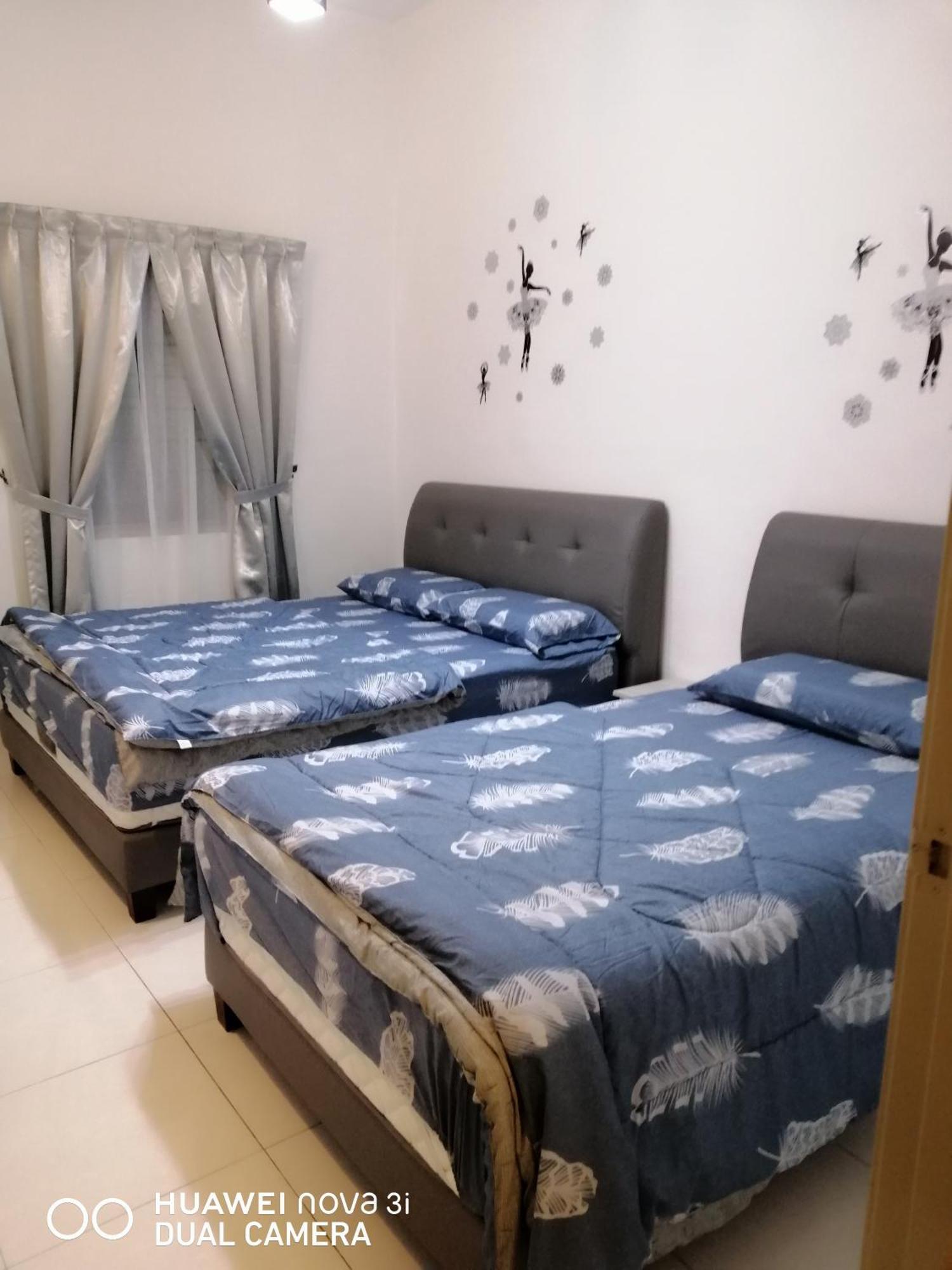 Alyaleesya Homestay Teres 伯恩仓 外观 照片