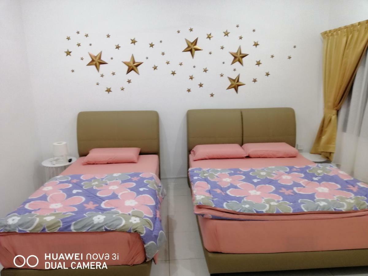 Alyaleesya Homestay Teres 伯恩仓 外观 照片