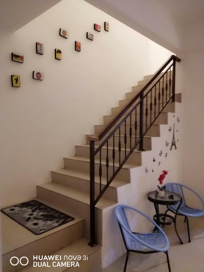 Alyaleesya Homestay Teres 伯恩仓 外观 照片