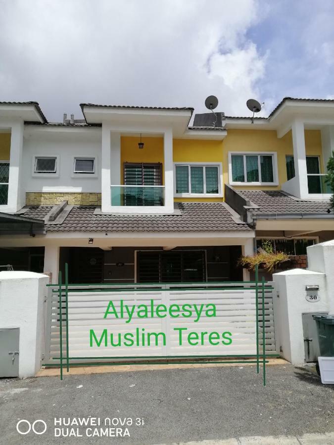 Alyaleesya Homestay Teres 伯恩仓 外观 照片