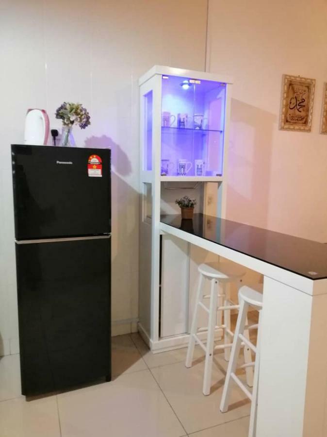 Alyaleesya Homestay Teres 伯恩仓 外观 照片